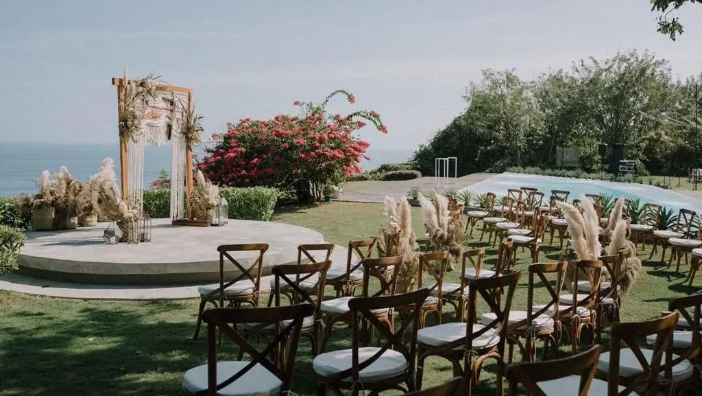 Wonderland Uluwatu Wedding (Sumber: Bali Wedding Solutions)